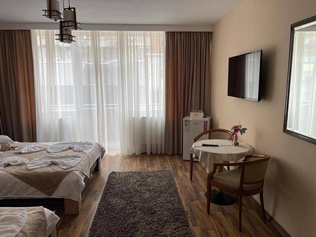 فندق Casa Alex Târgu Jiu المظهر الخارجي الصورة