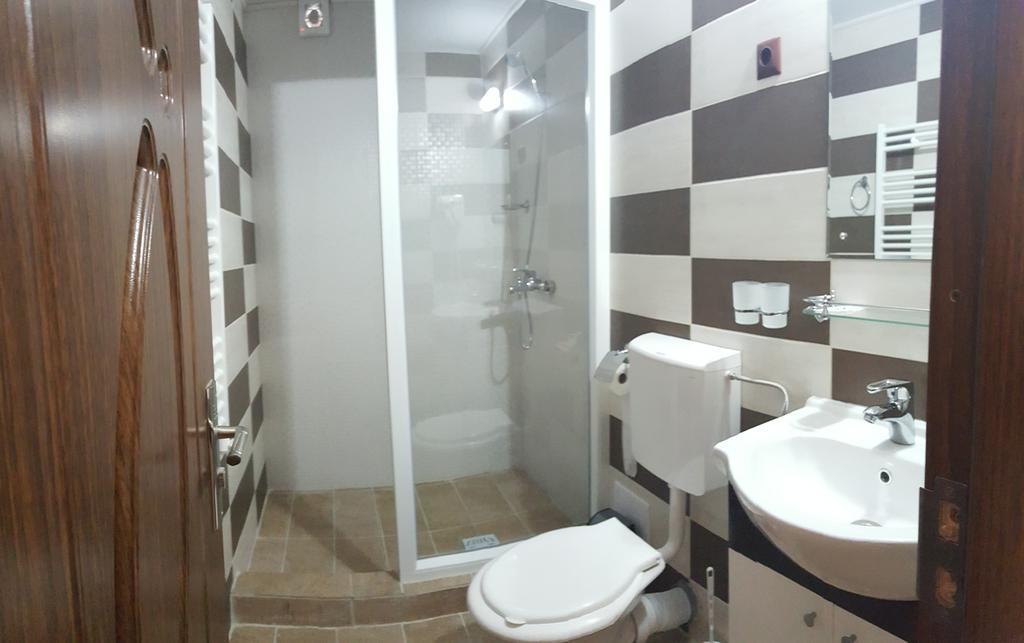 فندق Casa Alex Târgu Jiu الغرفة الصورة