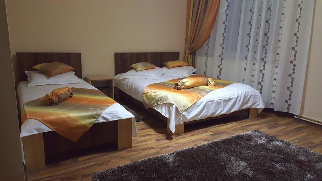 فندق Casa Alex Târgu Jiu الغرفة الصورة