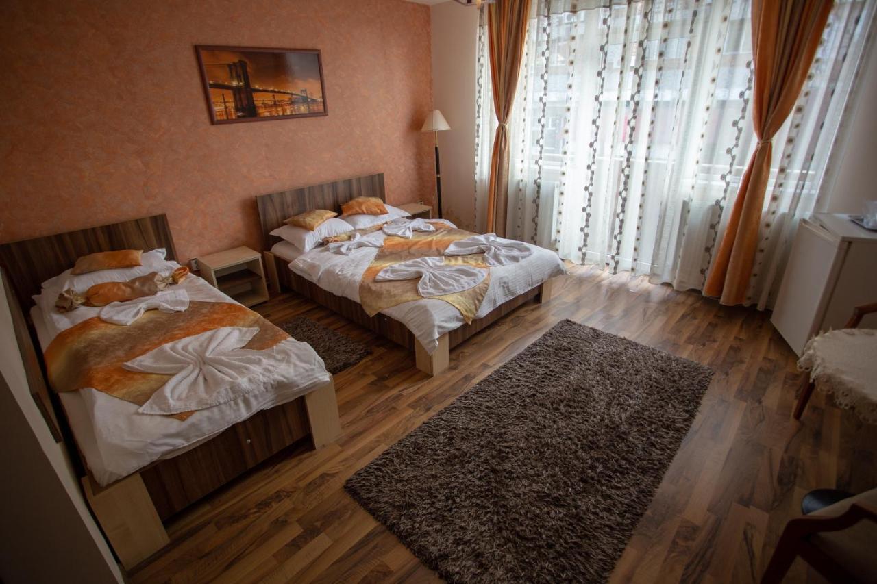 فندق Casa Alex Târgu Jiu المظهر الخارجي الصورة