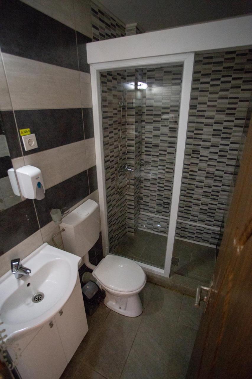 فندق Casa Alex Târgu Jiu المظهر الخارجي الصورة