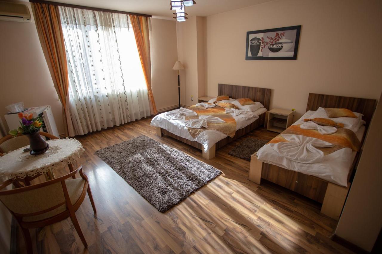 فندق Casa Alex Târgu Jiu المظهر الخارجي الصورة