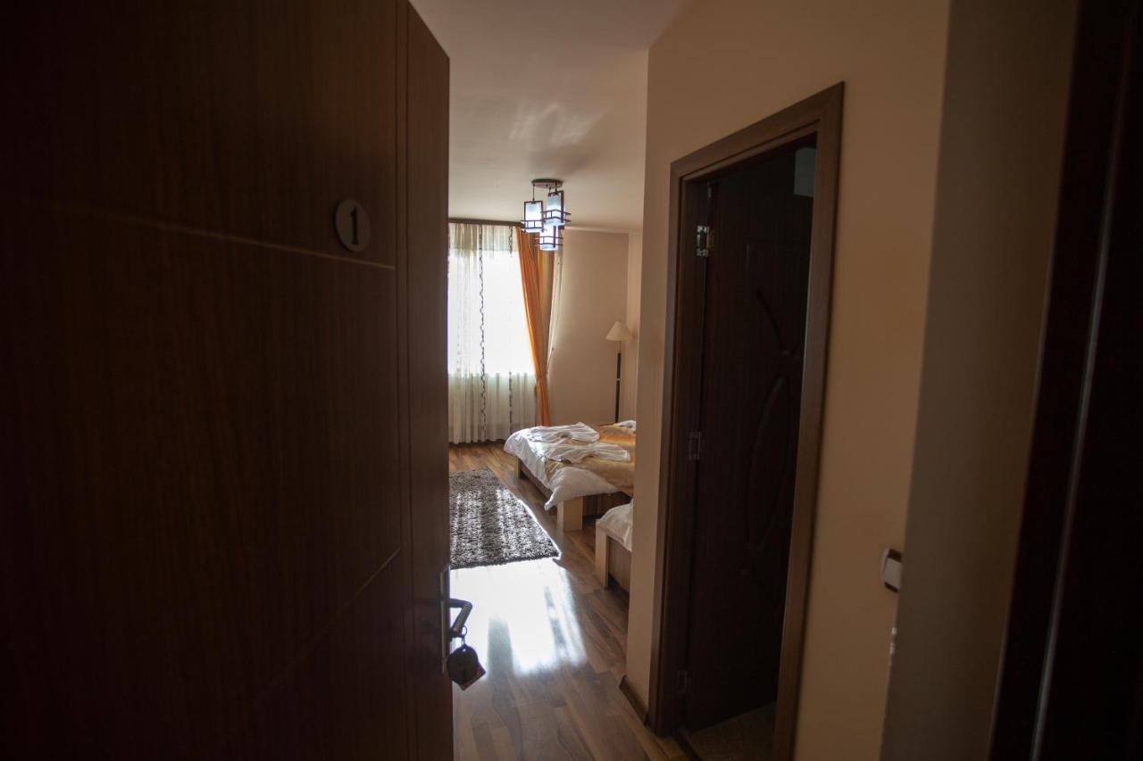 فندق Casa Alex Târgu Jiu المظهر الخارجي الصورة