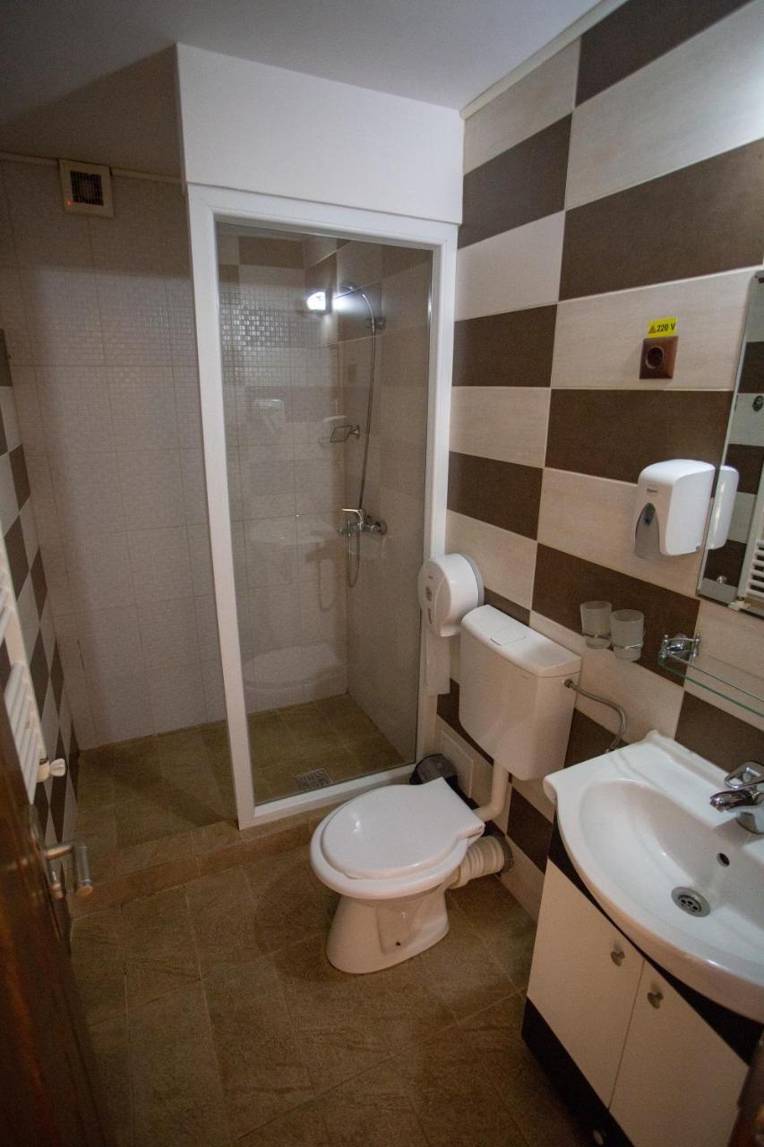 فندق Casa Alex Târgu Jiu المظهر الخارجي الصورة