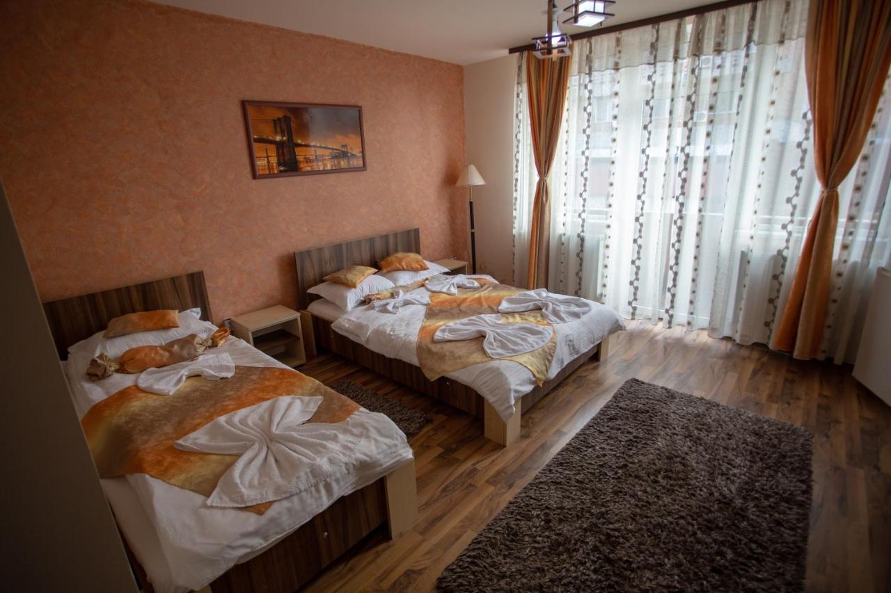 فندق Casa Alex Târgu Jiu المظهر الخارجي الصورة